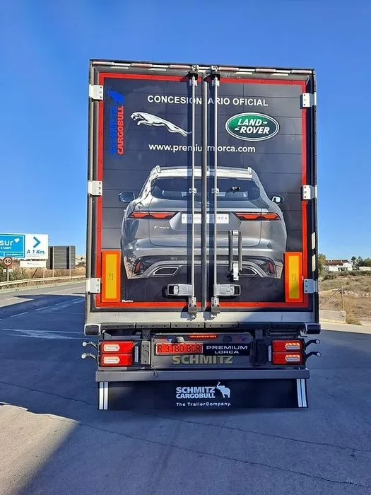 Trasera de semiremolque vinilado Premium Lorca