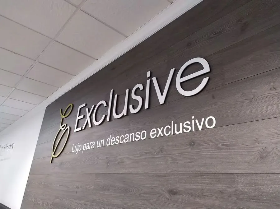 Exclusive Descanso letras corpóreas